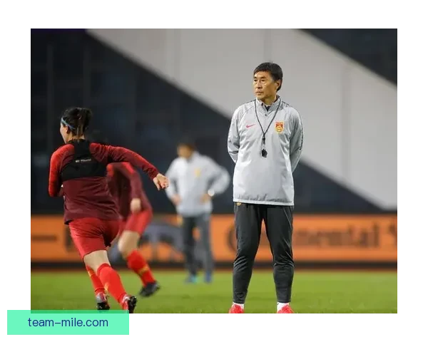 中国男足主帅承受巨大压力舆论成绩双重夹击未来去向引发热议持续