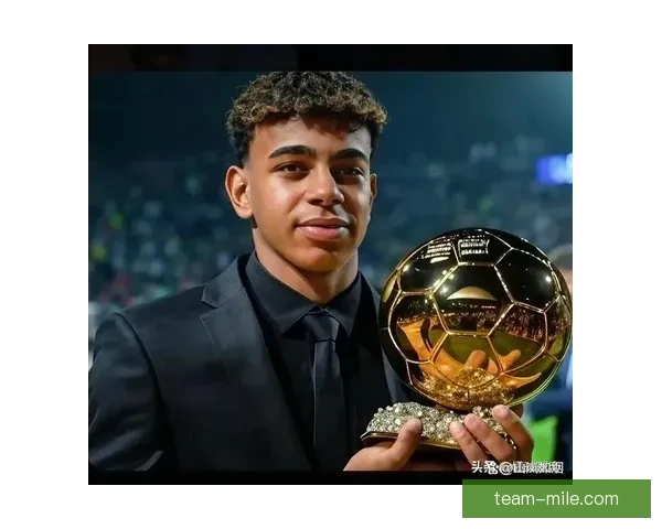 亚马尔闪耀2025西甲颁奖礼一人独揽最佳新人和最具影响力球员